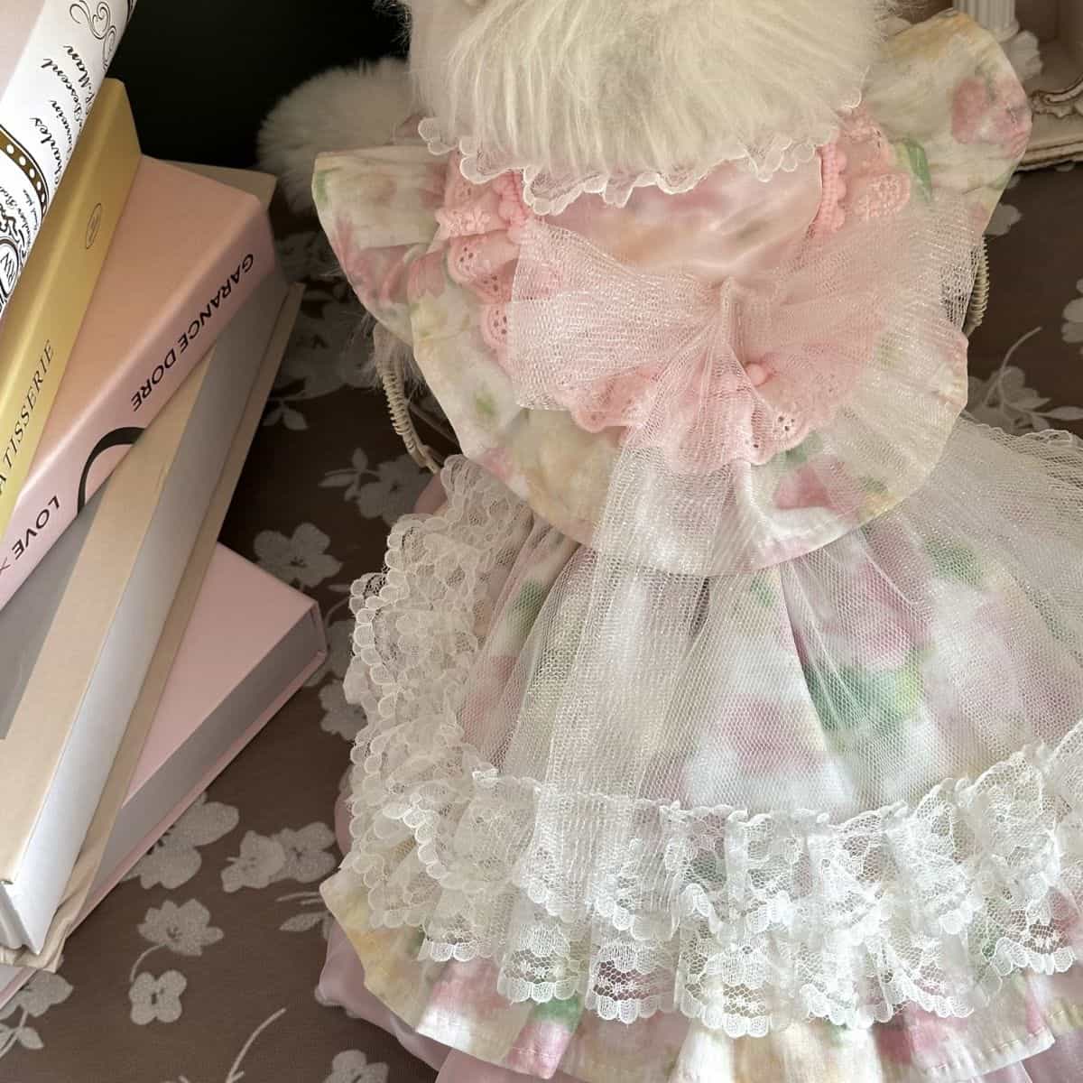 Customizable Floral Pet Dress with Ruffled Hem and Elegant Collar